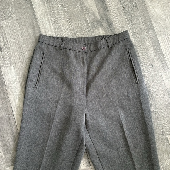 Kim Rogers petite Women’s Gray Elastic Waist Insets With Pockets Pants
⁩ - Picture 3 of 14